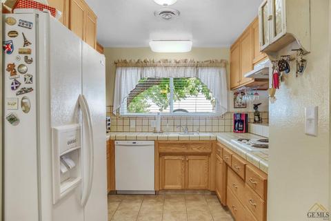 217 E Warren St, Taft, CA 93268 photo 8