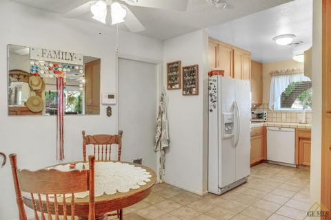 217 E Warren St, Taft, CA 93268 photo 6