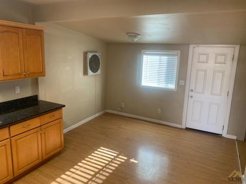 412 Taylor St, Taft, CA 93268 photo 9