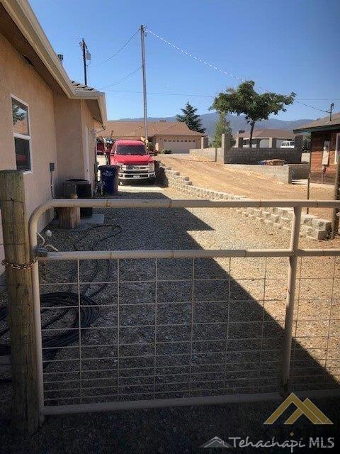 20013 Mesa Dr, Tehachapi, CA 93561 photo 7