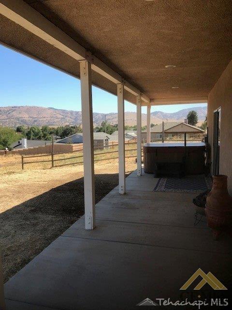 20013 Mesa Dr, Tehachapi, CA 93561 photo 8