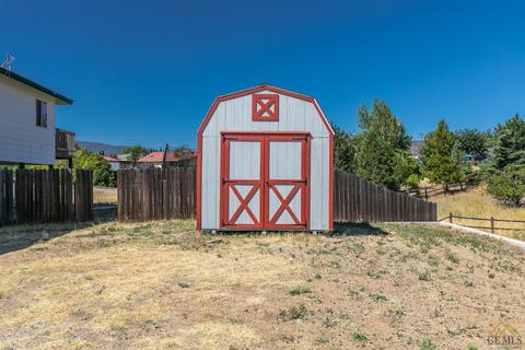 21831 Westwood Blvd, Tehachapi, CA 93561 photo 3
