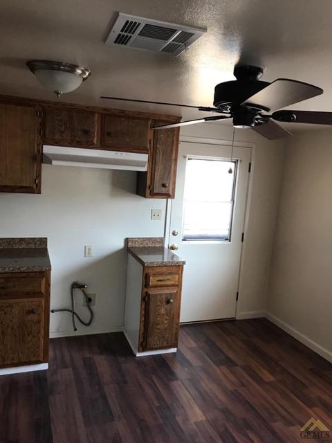 872 S Comanche Dr, Arvin, CA 93203 photo 11
