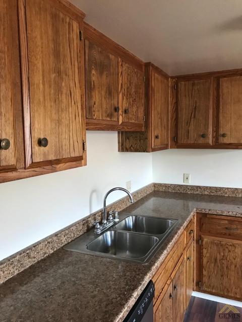 872 S Comanche Dr, Arvin, CA 93203 photo 15