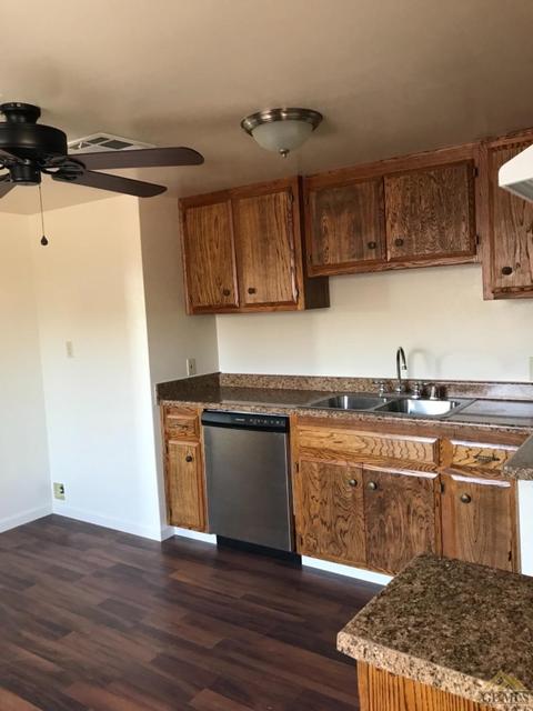 872 S Comanche Dr, Arvin, CA 93203 photo 12