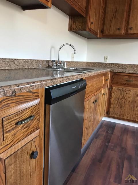 872 S Comanche Dr, Arvin, CA 93203 photo 13