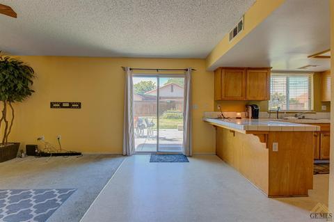 660 Lopez Ave, Shafter, CA 93263 photo 10