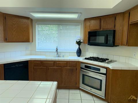3710 Killarney Ct, Bakersfield, CA 93311 photo 11