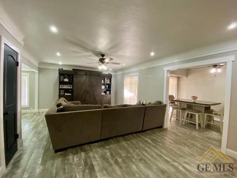 123 Lucard St, Taft, CA 93268 photo 3