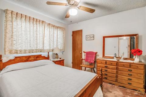 9808 Aim Ave, Bakersfield, CA 93307 photo 13