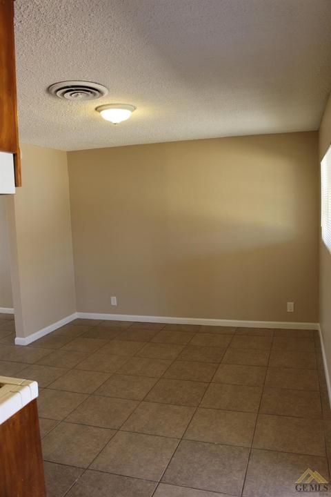 1500 Ivan Ave, Bakersfield, CA 93304 photo 9