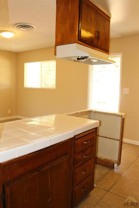 1500 Ivan Ave, Bakersfield, CA 93304 photo 8