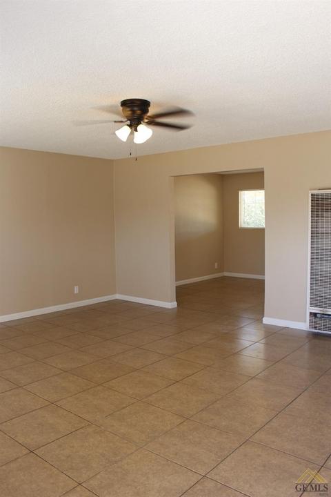 1500 Ivan Ave, Bakersfield, CA 93304 photo 2