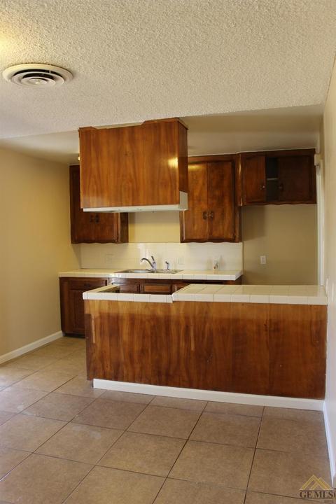 1500 Ivan Ave, Bakersfield, CA 93304 photo 5