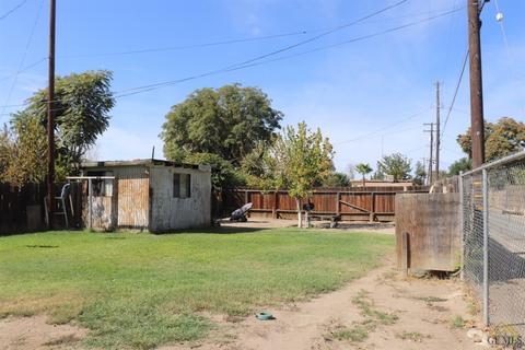 933 11th St, Wasco, CA 93280 photo 2