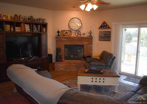 19404 Meadows Rd, Tehachapi, CA 93561 photo 6