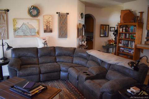 19404 Meadows Rd, Tehachapi, CA 93561 photo 5