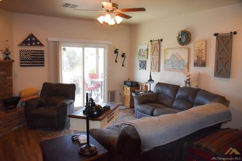 19404 Meadows Rd, Tehachapi, CA 93561 photo 4