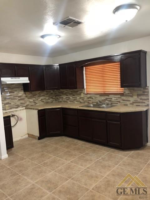 315 315 Atkinson Ave, Shafter, CA 93263 photo 3