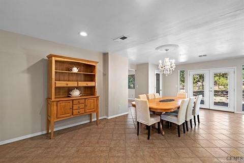 28021 Black Gold Way, Tehachapi, CA 93561 photo 8