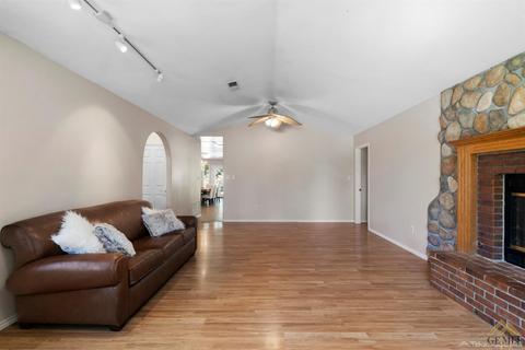 28021 Black Gold Way, Tehachapi, CA 93561 photo 6