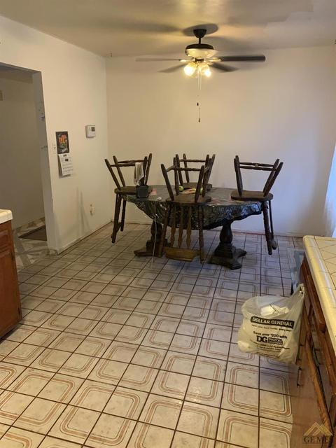 608 Walker St, Arvin, CA 93203 photo 2