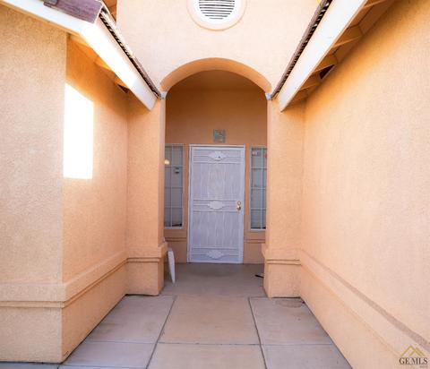 4703 Chinta Dr, Bakersfield, CA 93313 photo 2
