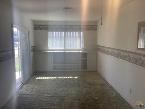 401 Mark Ave, Shafter, CA 93263 photo 12