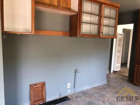 407 Tyler St, Taft, CA 93268 photo 5