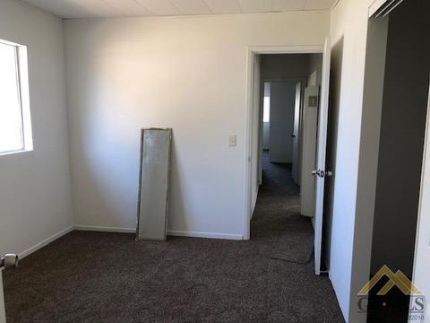 407 Tyler St, Taft, CA 93268 photo 11