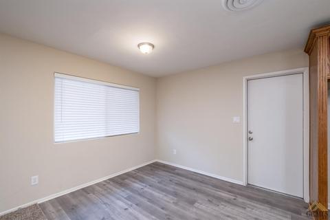 2501 Sutton Pl, Bakersfield, CA 93309 photo 4