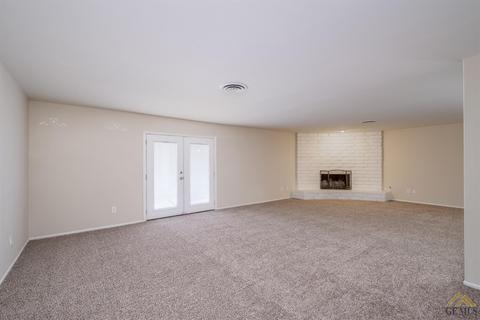 2501 Sutton Pl, Bakersfield, CA 93309 photo 8