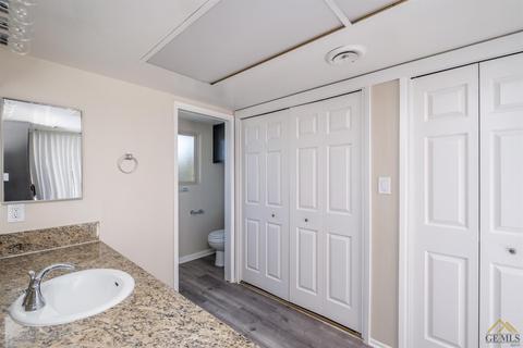 2501 Sutton Pl, Bakersfield, CA 93309 photo 13