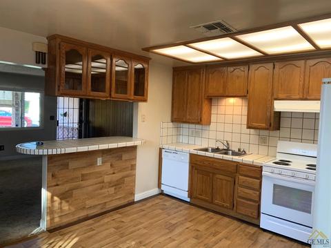 936 Maple Ave, Wasco, CA 93280 photo 2