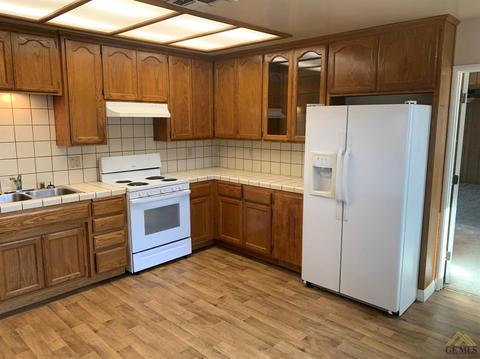 936 Maple Ave, Wasco, CA 93280 photo 3