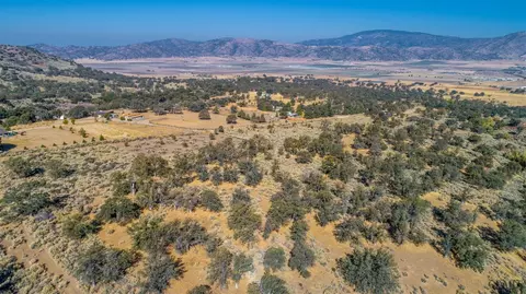 18208 Old Ranch Rd, Tehachapi, CA 93561 photo 1