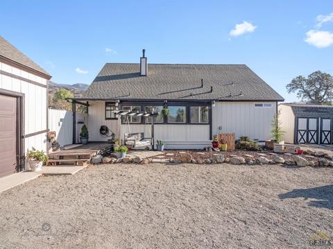 27860 Hialeah Dr, Tehachapi, CA 93561 photo 2