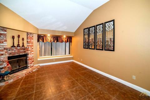 9009 Duncanson Dr, Bakersfield, CA 93311 photo 2