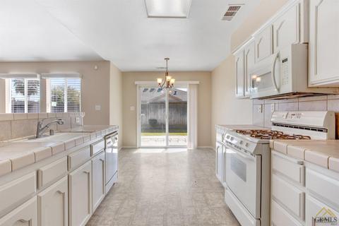 4403 Blue Devils Ave, Bakersfield, CA 93313 photo 19