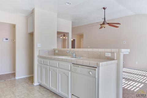 4403 Blue Devils Ave, Bakersfield, CA 93313 photo 17