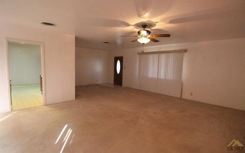 301 Plumtree Dr, Arvin, CA 93203 photo 5