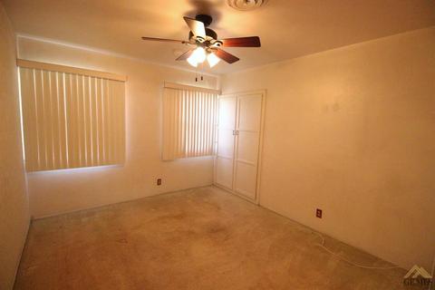 301 Plumtree Dr, Arvin, CA 93203 photo 10