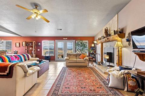 23741 Lakeview Dr, Tehachapi, CA 93561 photo 5