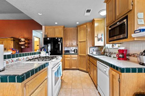 23741 Lakeview Dr, Tehachapi, CA 93561 photo 10