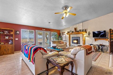 23741 Lakeview Dr, Tehachapi, CA 93561 photo 4