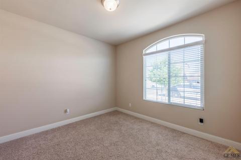 9117 Red Pine Dr, Shafter, CA 93263 photo 20