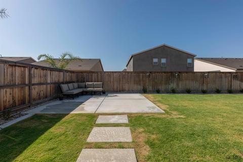 9117 Red Pine Dr, Shafter, CA 93263 photo 24
