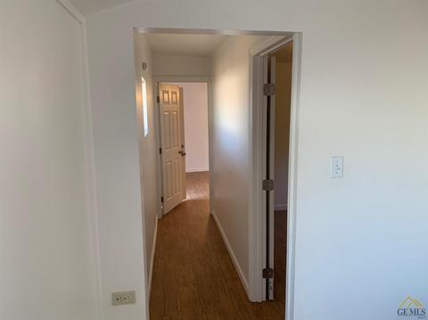 219 E St, Taft, CA 93268 photo 12