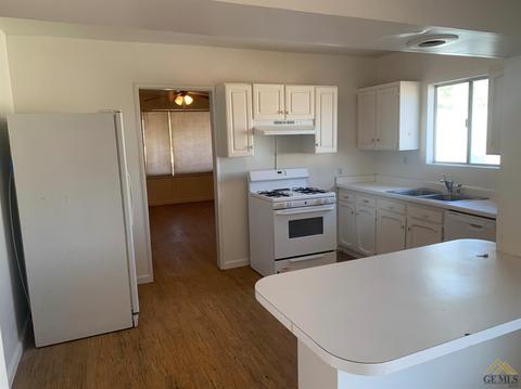 219 E St, Taft, CA 93268 photo 10