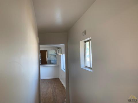 219 E St, Taft, CA 93268 photo 16